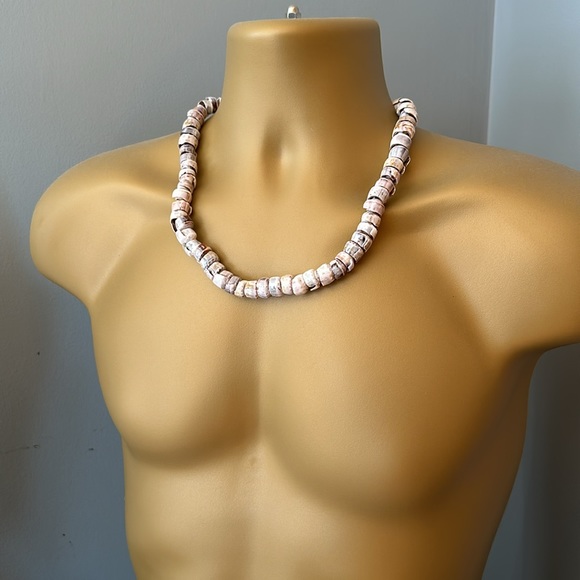 Chunky Masculine Puka - Picture 3 of 11